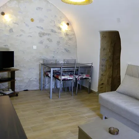Wild Beauty House